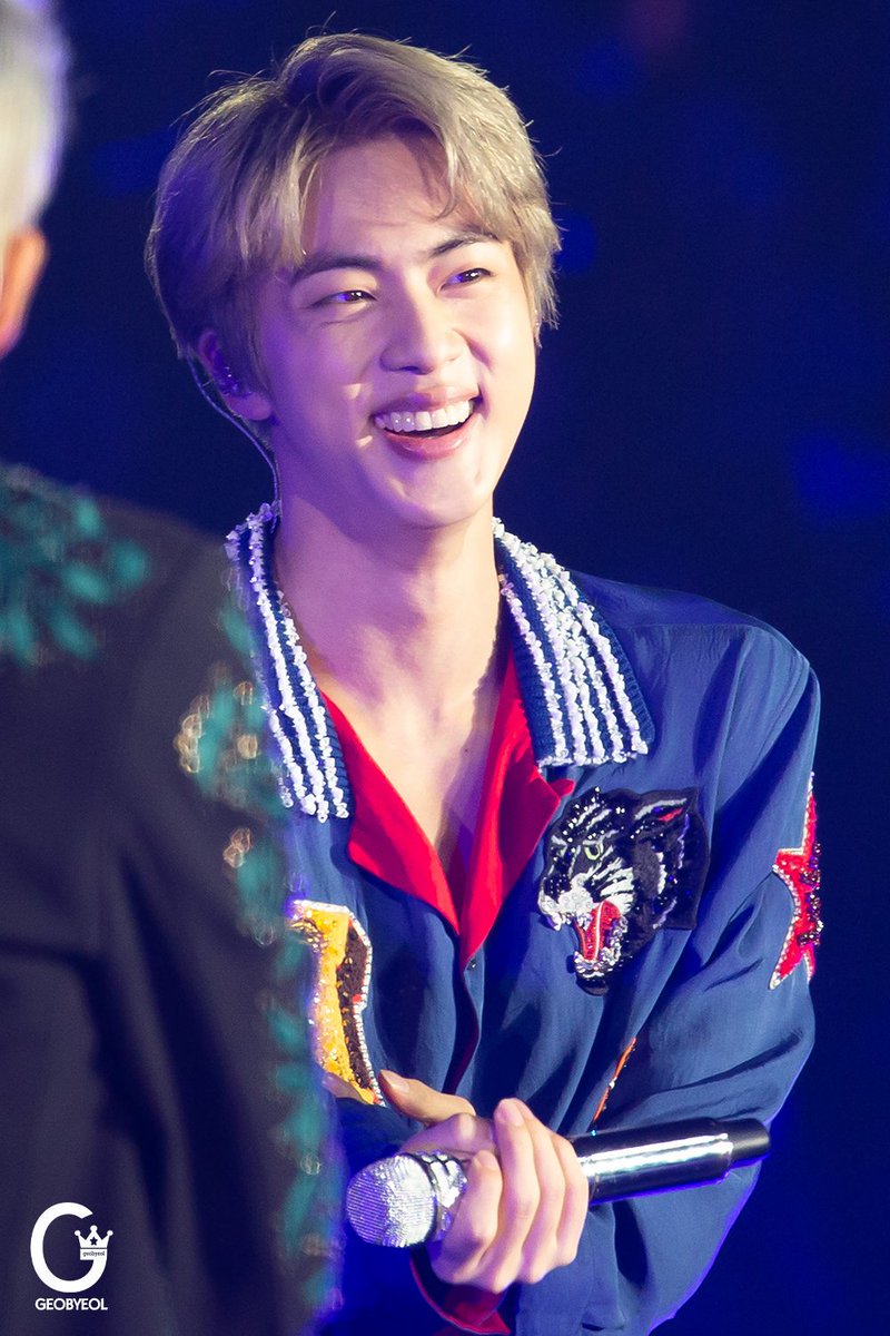 Seokjin reaching the peak level of happiness; a fvckin thread bc he deserves all the love in this world