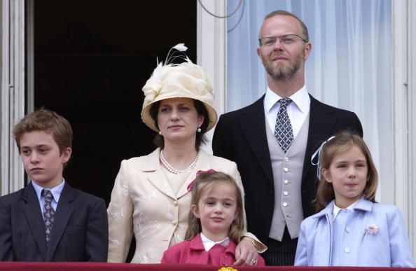 Lady Amelia Sophia Theodora Mary Margaret Windsor was born  #OTD in 1995. Her parents are the Earl & Countess of St. Andrews, and she is granddaughter of the Duke of Kent (first cousin of HMQ).She is 39th in the line of succession.