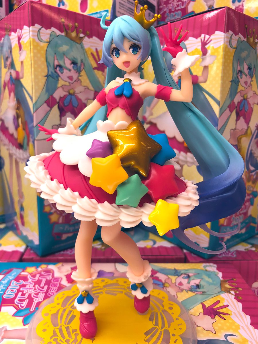 秋 葉 原 Hey 臨時休業4 25 A Twitter 大人気 プライズ 新入荷 初音ミク バースデーフィギュア Pop Idol Ver 初音ミクさんの今年バージョンバースデーフィギュア入荷です 毎年のことですが 夏生まれなんですよね Hey2階に入荷中です