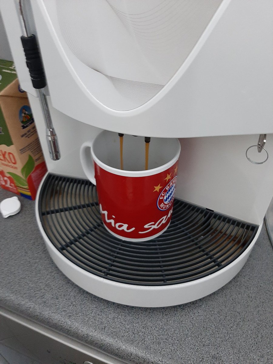 DuszaD's tweet image. Guten Morgen @FCBayern ☕