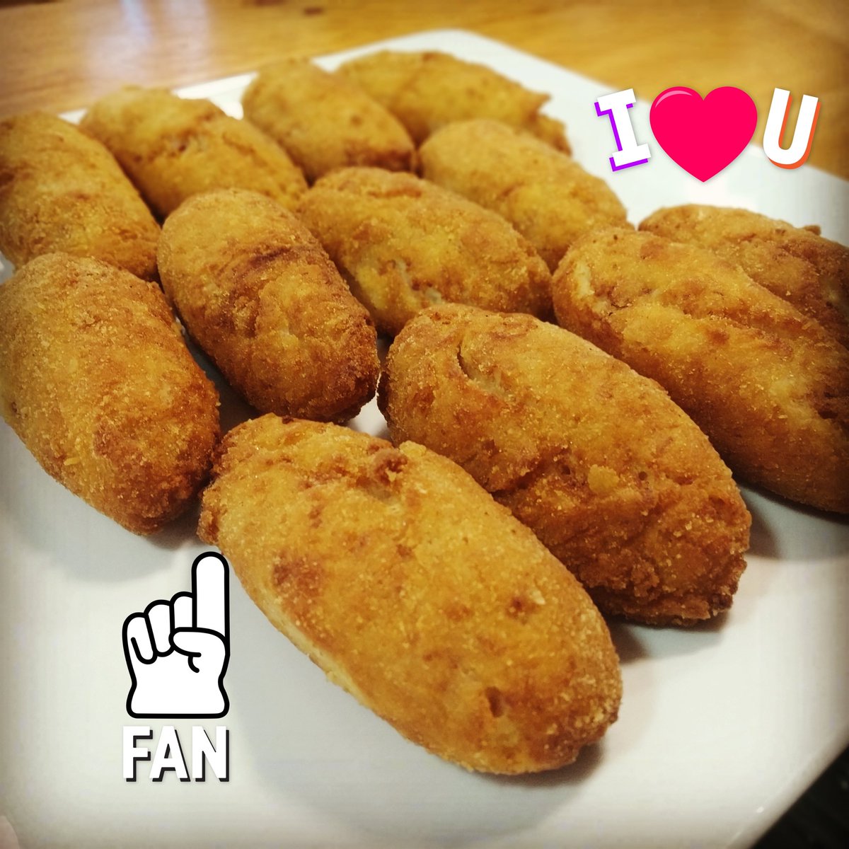 Croquetón de jamón, cebolla pochada y huevo, que están que te caes de espaldas!!!
🤩🤩🤩🤩🤩🤩
.
#jamon #croqueton #huevo #cebolla
#latabernadebaco #iloveoreja
#callelaurel #callesanagustin #lariojaapetece #logroño #localseguro #tapas #pinchos #comidareal