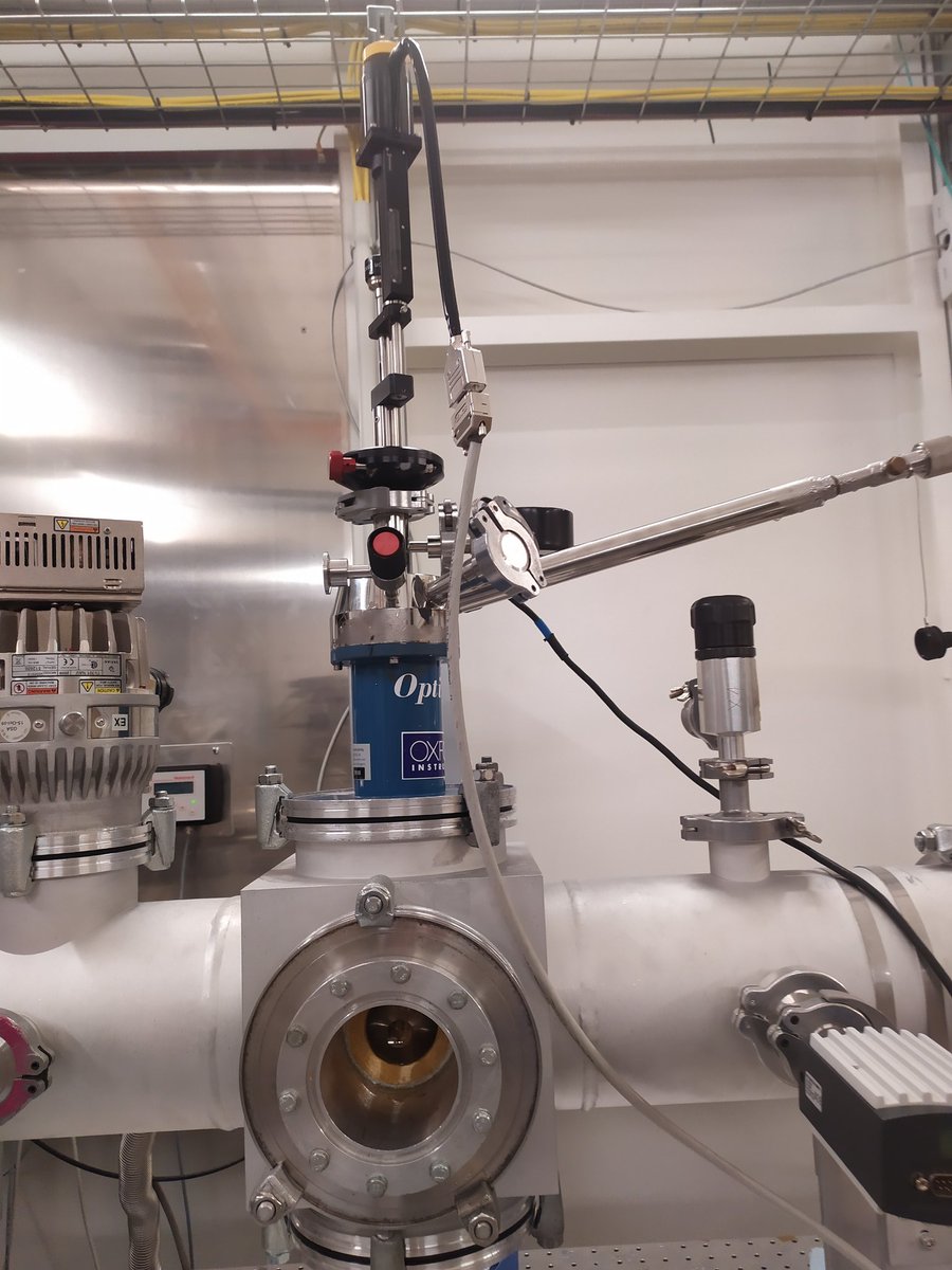 The first beamtime after the lockdown overcome!! 
Fantastic EXAFS beamtime at P65 @desy (Amazing beamline) despite the bureaucratic stuff. Many thanks to our local contact #EdmundWelter and my colleagues @ignacio_romerom @anaplateroprats @isaa_castle 
#EXAFSisFun #120Pellets