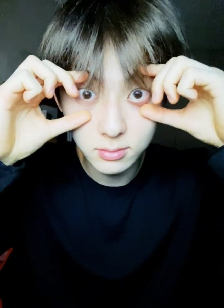 Day 24 | His beautiful eyes Yes, including the one he just opened his eyes and stared at the camera  #NUEST  #뉴이스트  #MINHYUN  #민현  #황민현