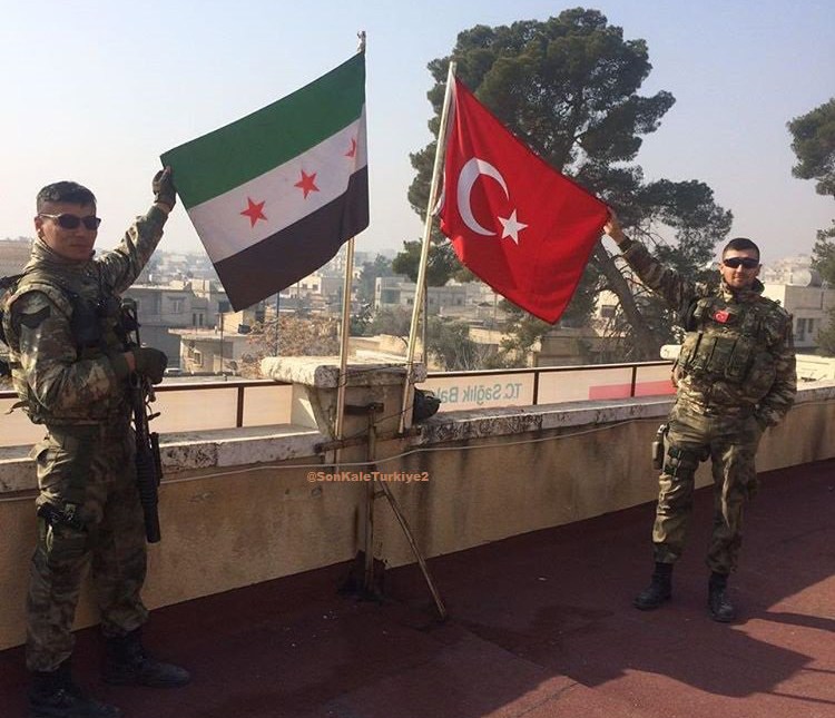SuriyeTMHP's tweet photo. Halep Türkmen Yurdu, Fırat Kalkanı Harekatı ile Terör örgütü Deaş'ten kurtuluşu'nun 4.yıl dönümünde bölgenin güven ve istikrar adresi olmuştur 
TSK ve SMO Mensubu Askerlerimze şükranlarımız sunuyor Harekatta Şehit düşenlere Allah'tan rahmet diliyor Gazilerimizi minnetle anıyoruz https://t.co/PZ6xaNNDN5