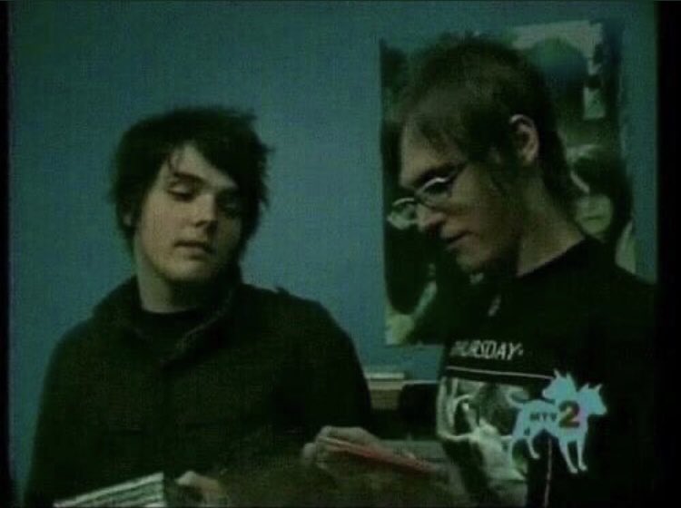 got some mikey and gerard here <3