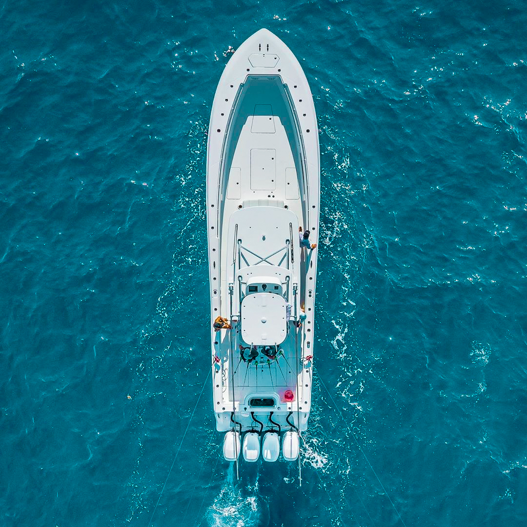 OfficialSATeam's tweet photo. You need a bird’s eye view to really appreciate SA Pro Team @invincibleproteam305_remix’s 42-foot Invincible 🦅����
Amazing 📸 shots by @360fishingnation &amp; @sublime.imagery 🔥
😎😎😎
#sacompany #sateam #sanation #fishing #boating #invincibleboats #centerconsole #mercurymarine https://t.co/zxsq9pwfSK
