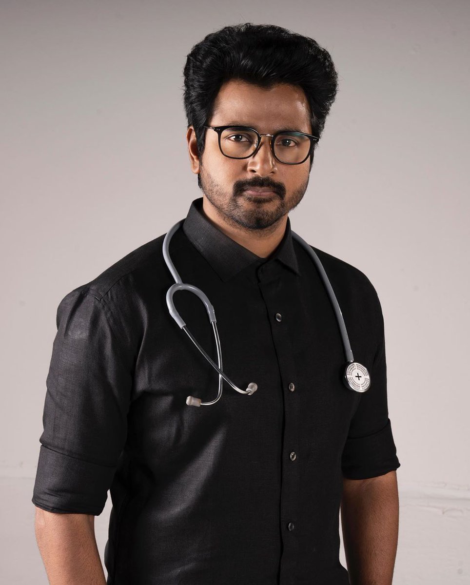 Looks wise after maan karate and Remo Doctor look is the most ubercool and stylish lookBoth in Docto outfit and casual one is perfect for SK Especially that spects,tuck in,calm look Gonna become a fav role for many after the release