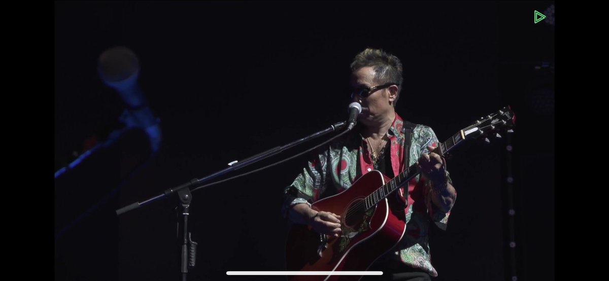 ゆかり アーカイブ見てた また泣いた あなたは 本当に素敵です 長渕剛の歌で生きる力をもらう人 明日に立ち向かう人 夢を 追いかける人 傷ついても這い上がる人 いろんなファンがいて そのファン達の中で長渕剛の歌は生きている 今回 そんな