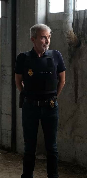 despistao1's tweet photo. Si mi poli está ya guapo con el chaleco antibalas con manga corta esta 🔝🔝 #brazaco #operativo @SyP_tve  @_FernandoGC_  @evelascoq @angel_syper @elenalauroba @mystery_XX @gloriazuri @RSuevos @tomidiezkith @CF_EduVelasco @maitagarria @Maria_series @makoeman @Juan_ArtRBB 🔥😉😜 https://t.co/Js8wG6VdFS