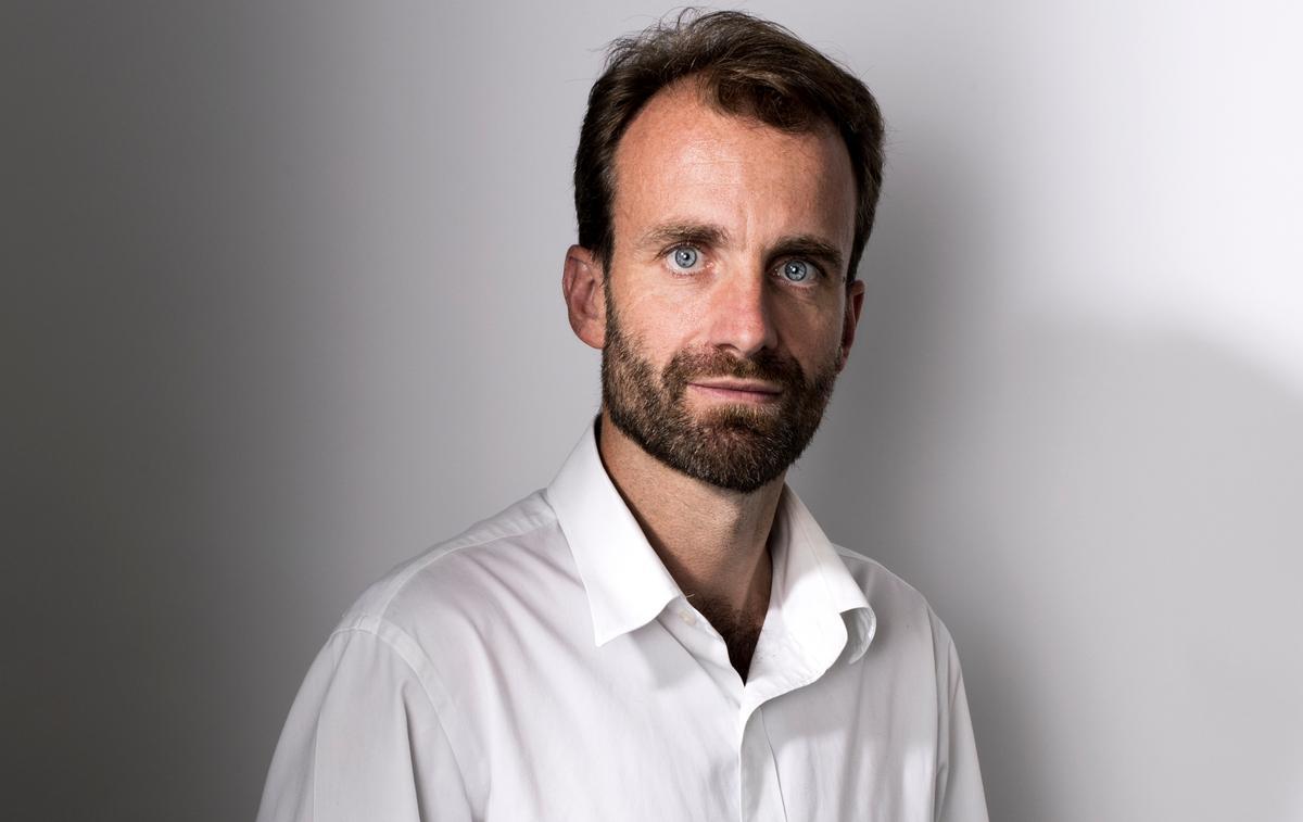 Alexandre Lacroix : "Les auteurs écrivent volontiers sur leur père, mais ne se décrivent jamais eux-mêmes comme pères" madame.lefigaro.fr/societe/alexan… <a href="/A__Lacroix/">Alexandre Lacroix</a> #culture