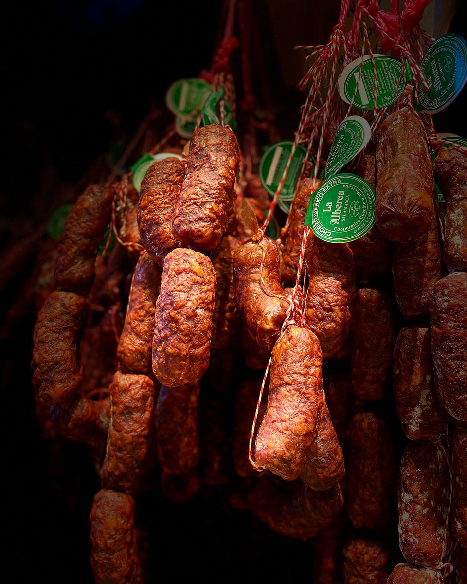 Aún no has probado nuestro Chorizo Ibérico, dulce o picante 🤗 Entra en nuestra WEB y te lo llevamos a casa hermanoshoyos.es #hermanoshoyos #somosfabricantes #embutidos #ibericos #laalberca #salamanca #fabricacionpropia