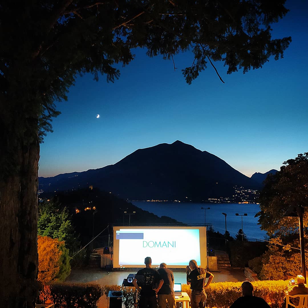 PerledoViews's tweet photo. ProLocoPerledo ringrazia i partecipanti del secondo appuntamento 2020 del Cinema Sotto Le Stelle ✨ 
#lagodicomo #Perledo #ProLocoPerledo https://t.co/u9hGrDOefS