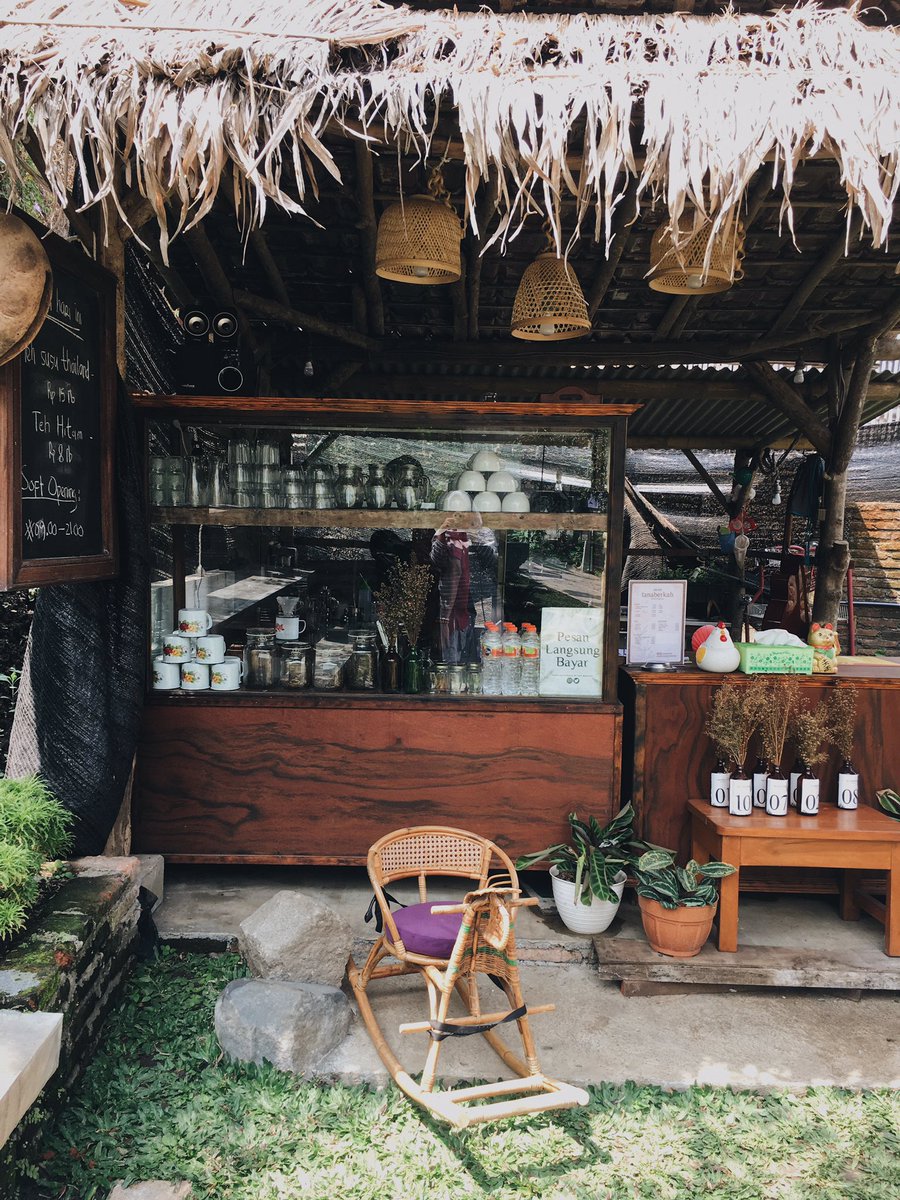 dyaseka's tweet photo. Rasanya ingin ke @tanaberkah lagi di sore yang santai ditemani semilir angin dan gemricik sungai sambil buka laptop serta meneguk segelas kopi. https://t.co/8YjoMAJcS6