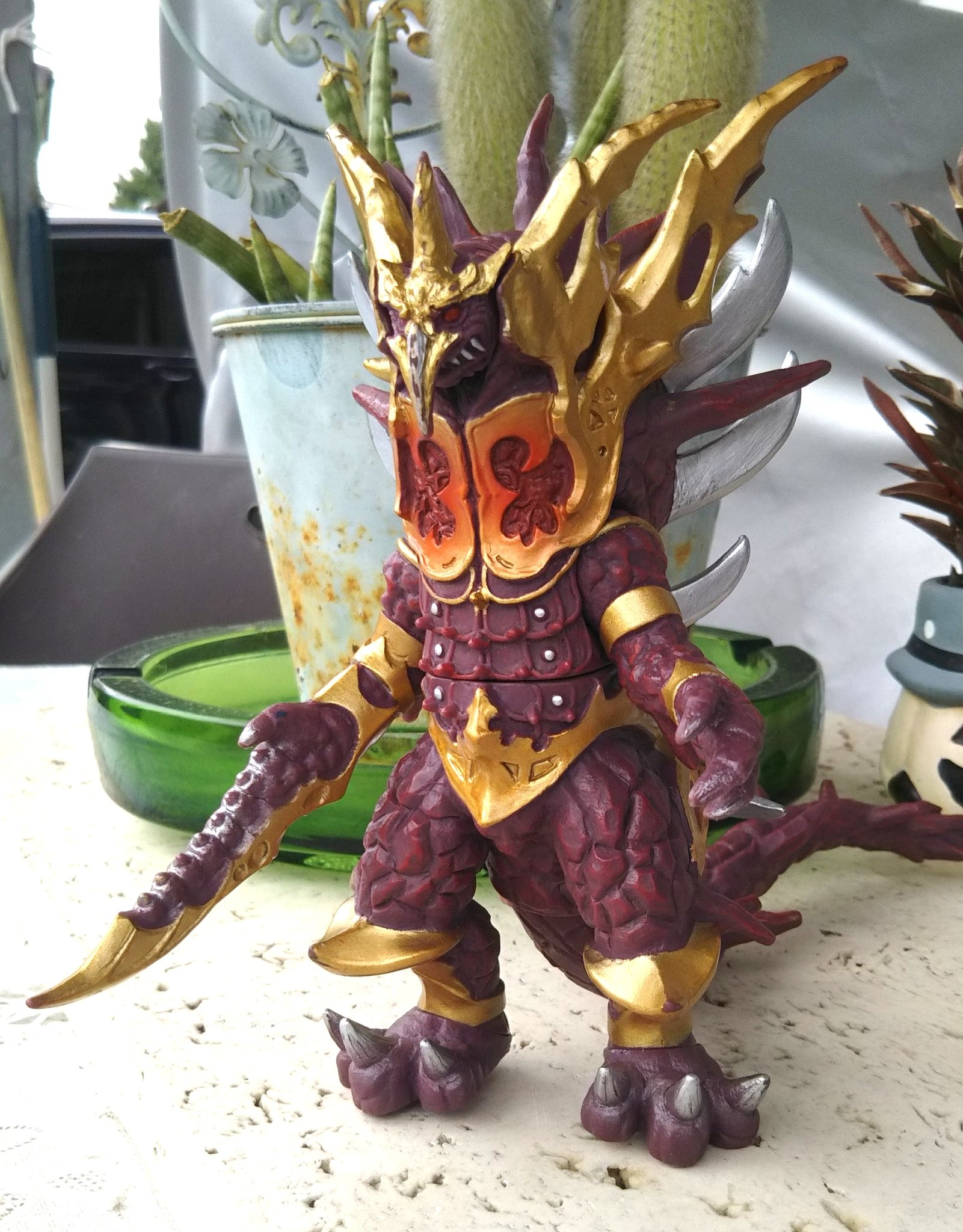 Syojin78 バンダイのウルトラマンマックスの最強怪獣イフのソフビです アメトークのウルトラマン 芸人の番組ラストでマシュマロ状態のイフがウルトラ最強怪獣だと紹介され蛍原ちゃんが 嘘やろっ て驚いていて 詳しくは次回で で終わったので