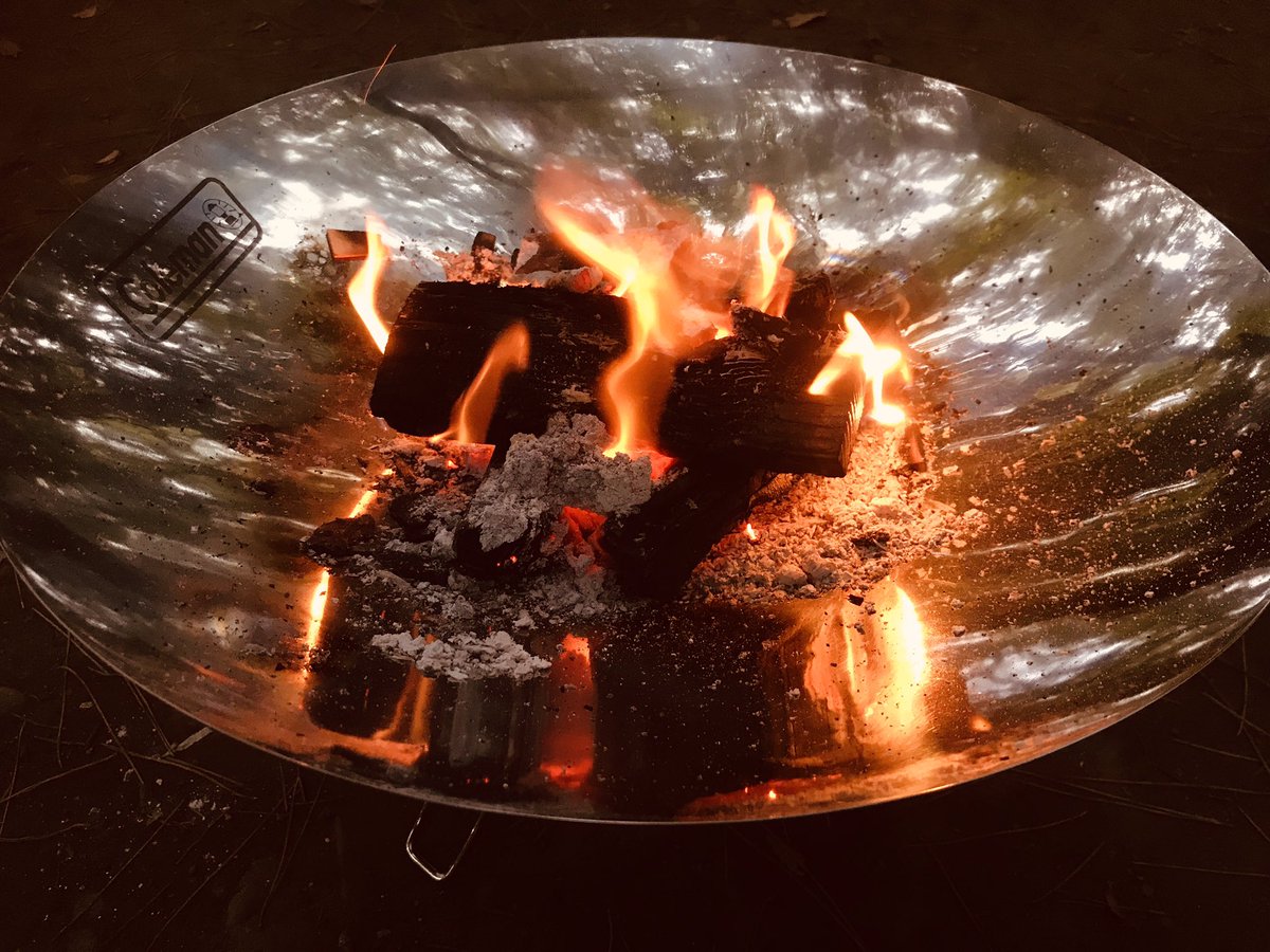 kcnumbernine's tweet photo. 無限アスレチックで疲れた。。焚火落ち着きますね。The crackling sound of the bonfire is relaxing.
#shimizupark #firedisk #bonfire #焚き火 https://t.co/GyB75edPQ3