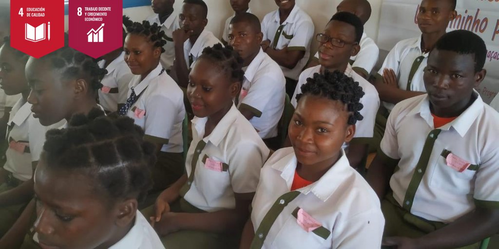 CooperacionAND's tweet photo. En #Lumbo, #Mozambique, apoyamos a @REDES_ONGD y sus socias @COVIDEAMVE y @lmc_es, en la apertura de las especialidades de Hotelería y Turismo en el primer hotel-escuela del país. #AACIDCoopera #ODS4 #ODS8.
Más información en ▶️ https://t.co/UEuH9N0nep https://t.co/lkSNKuQqRb