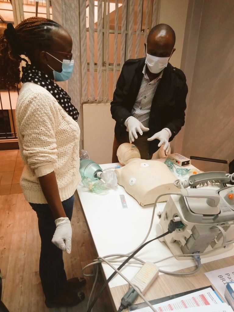 MediplusL's tweet photo. #GetWithTheGuidelines

#AHA #BLS #ACLS #COVID19 

Practice Sessions 👩🏽‍⚕️👨🏾‍⚕️ https://t.co/stXYhUkKRx