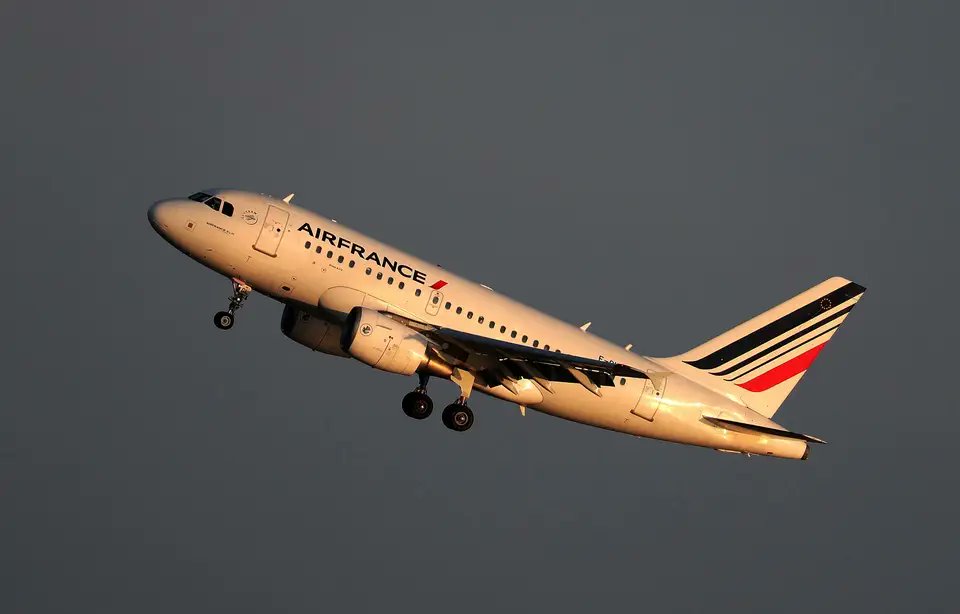 Air France relance sa navette entre Toulouse et Paris-Orly 20minutes.fr/economie/28453… via <a href="/20minutes/">20 Minutes</a>