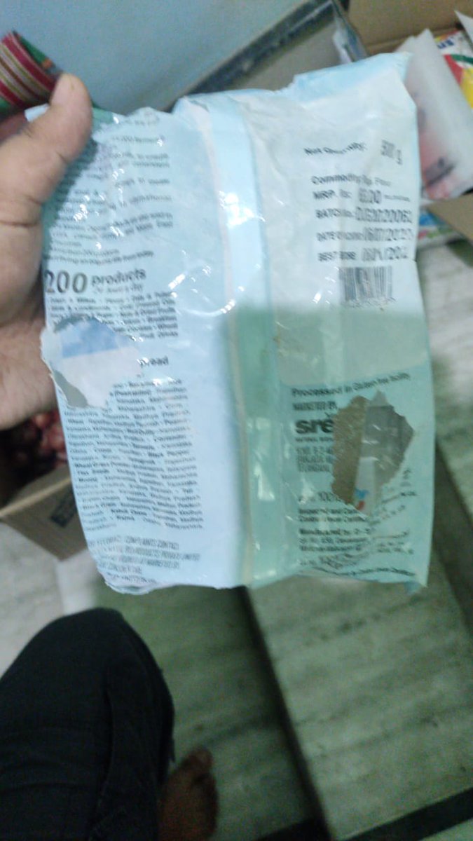 DrJiarul's tweet photo. #Amazon 
What I ordered.. 
&amp; 
What I received... 
Never expected from #Amazon 
And the worst part is no refund policy.. 
#Amazon please take care..
I am ready to go consumer Forum https://t.co/FJ55Vwa7Lj
