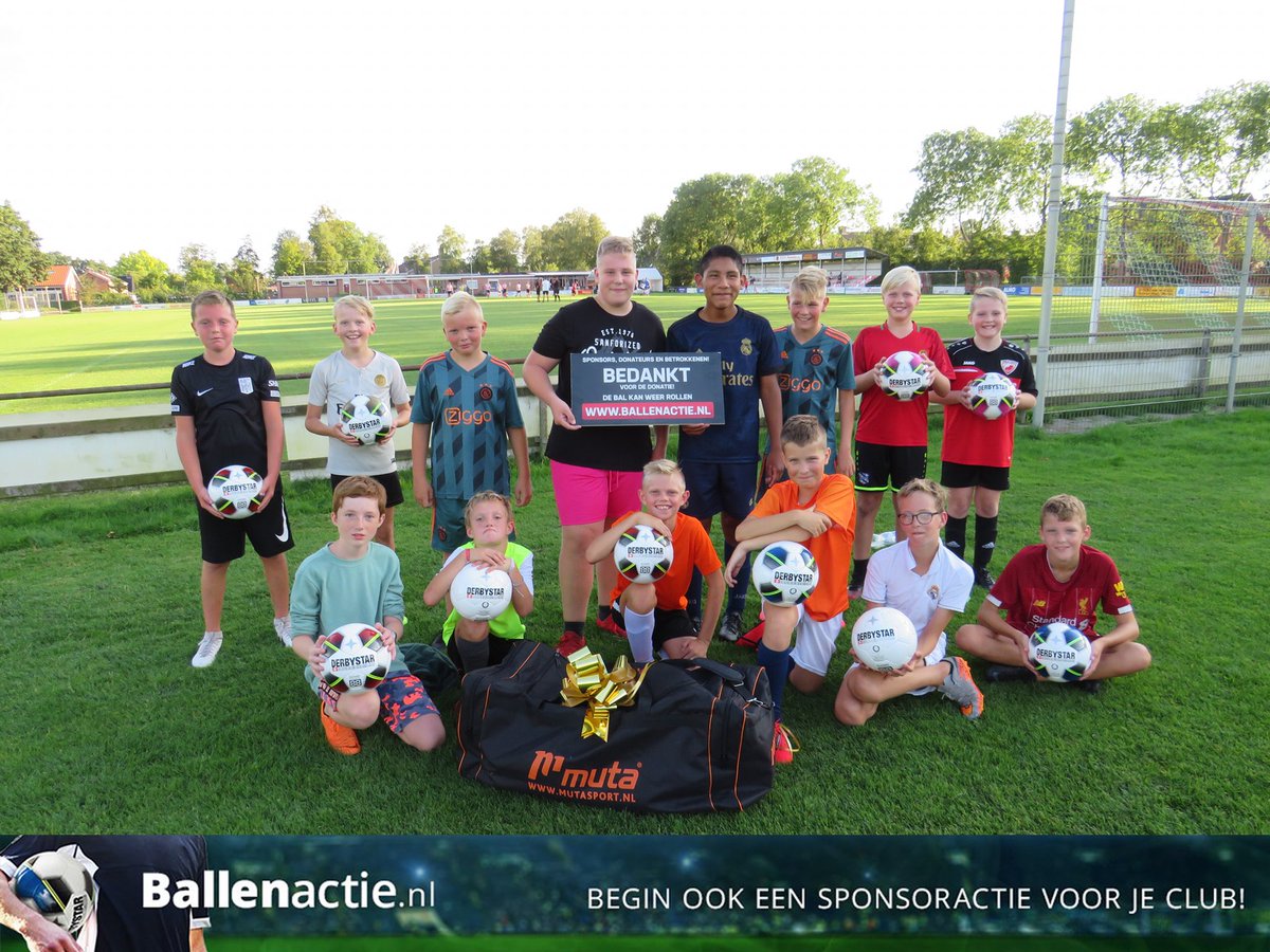 Ballenactie (@ballenactie) on Twitter photo ๐๐ผ Bij <a href="/Friese_Boys/">Friese_Boys</a> zijn dankzij de #Ballenactie dertig gloednieuwe Derbystar-wedstrijdballen verzameld. Goed gedaan allemaal! ๐๐ผ
โก๏ธ Net als inmiddels al 128 verenigingen ook meedoen aan de Ballenactie? Meld jouw club tot en met 30 september aan via ballenactie.nl. ๐๐ผ Bij <a href="/Friese_Boys/">Friese_Boys</a> zijn dankzij de #Ballenactie dertig gloednieuwe Derbystar-wedstrijdballen verzameld. Goed gedaan allemaal! ๐๐ผ
โก๏ธ Net als inmiddels al 128 verenigingen ook meedoen aan de Ballenactie? Meld jouw club tot en met 30 september aan via ballenactie.nl.