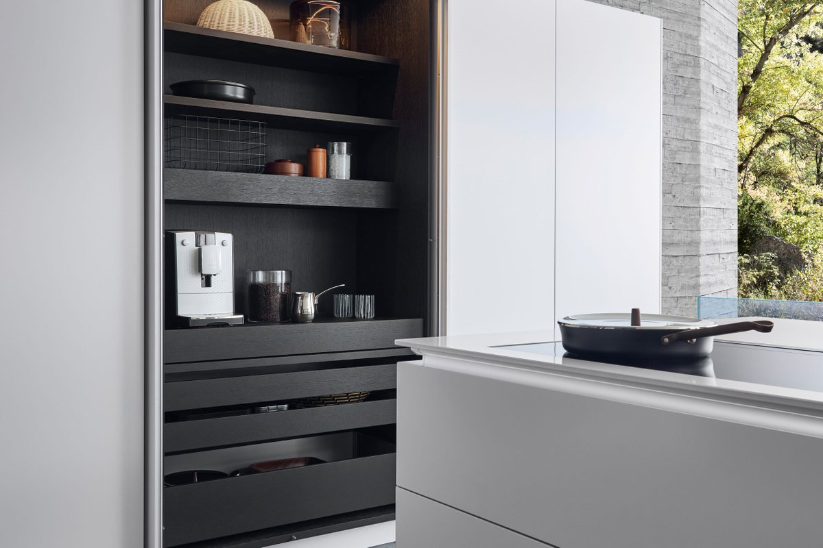 dekorkitchens's tweet photo. Conceal or Reveal??
Pocket doors allow you to adapt to the occasion. With easy access to appliances when you need them which then hide away after use, you can maintain the sleek overall look of your kitchen #exeterkitchens #devonkitchens #dreamkitchen https://t.co/wnLxK9leJH