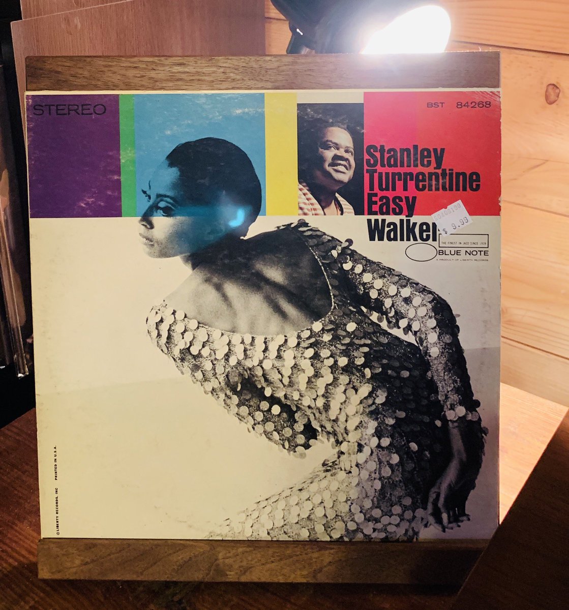 YardWarehouse's tweet photo. 秋🍁感じる夜は🥃とブルージーなやつで😌
#StanleyTurrentine
#EasyWalker
#jazz
#ジャズ
#ジャズレコード
#jazzrecords
#records
#jbl
#レコード
#アナログ
#vinylrecords https://t.co/rpDYI3UqJM
