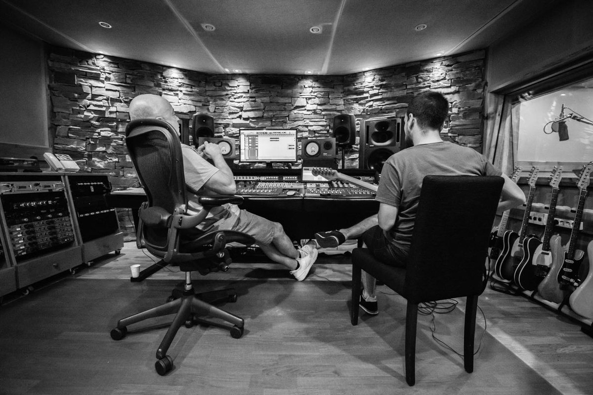 HontzaP's tweet photo. Que viene!!
Que viene!!
...el nuevo álbum de @Shinova.
"Pronto os contamos cosas... 💿".
Fotografía: @GloriaNM
#shinova #Sonobox https://t.co/DJU14IALiG