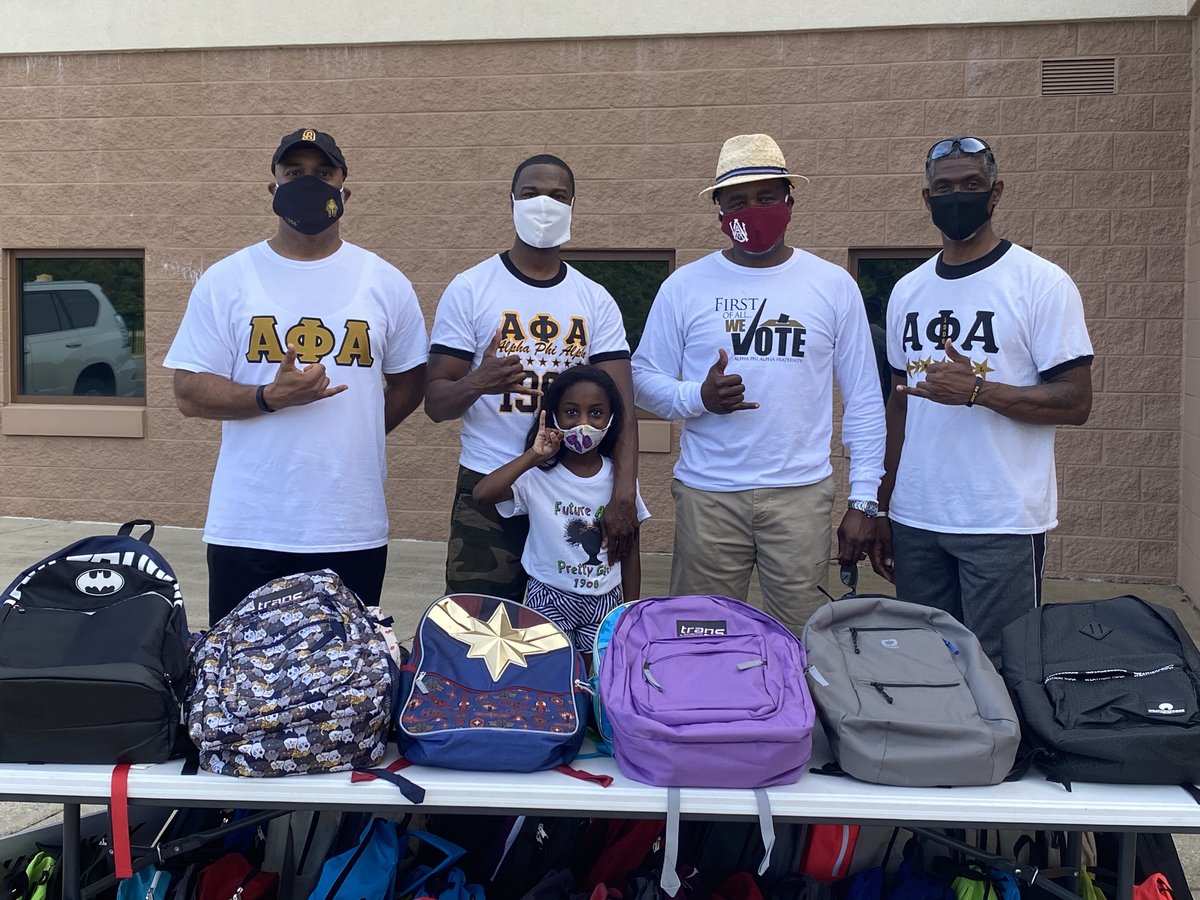 ColumbusAlphas's tweet photo. Columbus Alphas pitched in the safe distribution of school supplies in a truly community collaboration. We had help from a future sister. #apa1906 #ColumbusAlphas #FutureAKA #CascadeHills #BigBrotherBigSister #UnitedWay #HopeHarbor https://t.co/acMhmDUaWP