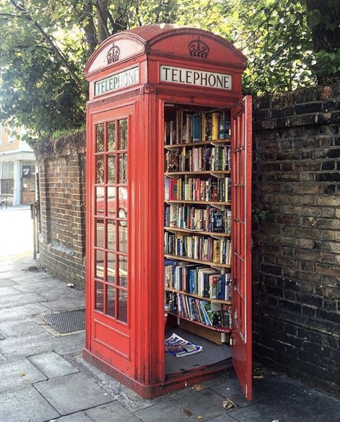 A little bit of literature! Have you visited London’s littlest library, housed in an old telephone box in Lewisham?

📸by IG/Instabritain. #CreativityIsGREAT