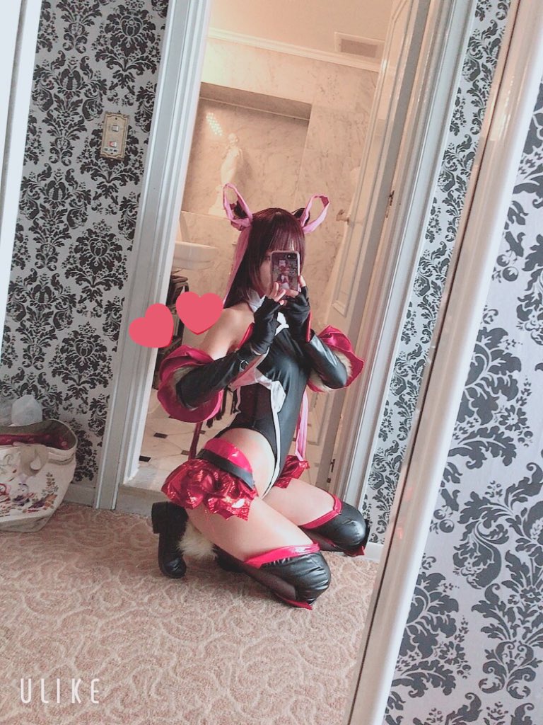 画像,対魔忍ユキカゼちゃんのコスプレしてきたよ〜！褐色肌になるようペタペタ塗ったけど写メだと自動的に白くなってしまった…(；ω；)分かりにくいけど、ちゃんと日焼け後風…