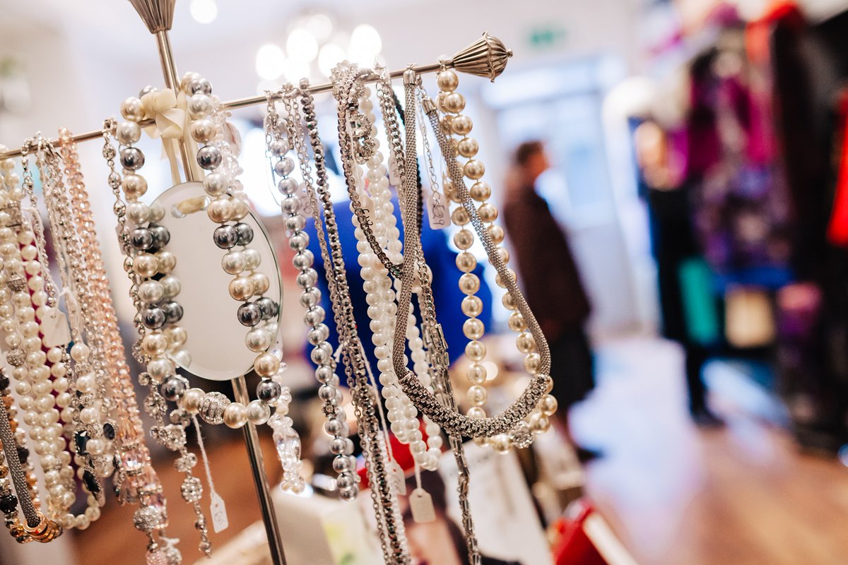 Take a break &amp; spend a day shopping in #Athlone for a great  experience that caters to all tastes, styles &amp; budgets. From unique, independently owned businesses to the best high street brands, there is plenty of choice ➡️ athlone.ie/shopping/
#Makeabreakforit