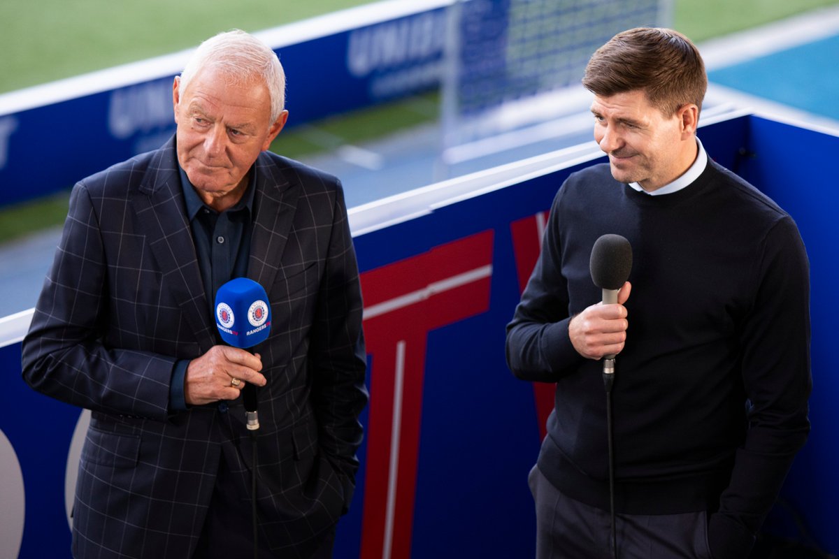 RangersFC's tweet photo. 📸 PIC OF THE DAY: Walter Smith &amp; Steven Gerrard on @RangersTV. https://t.co/i1AqLQ351K