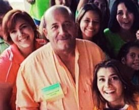 #SERVICIOPUBLICO  mi hermano, Arístides Canelon, sigue en UCI. Su condición es crítica.Conectado a un respirador, intubado y sedado para que los medicamentos funcionen.Tengo fé que superará está difícil prueba, pero solo no podemos ayúdanos con 1 dólar, 1 oración y un RT.Gracias