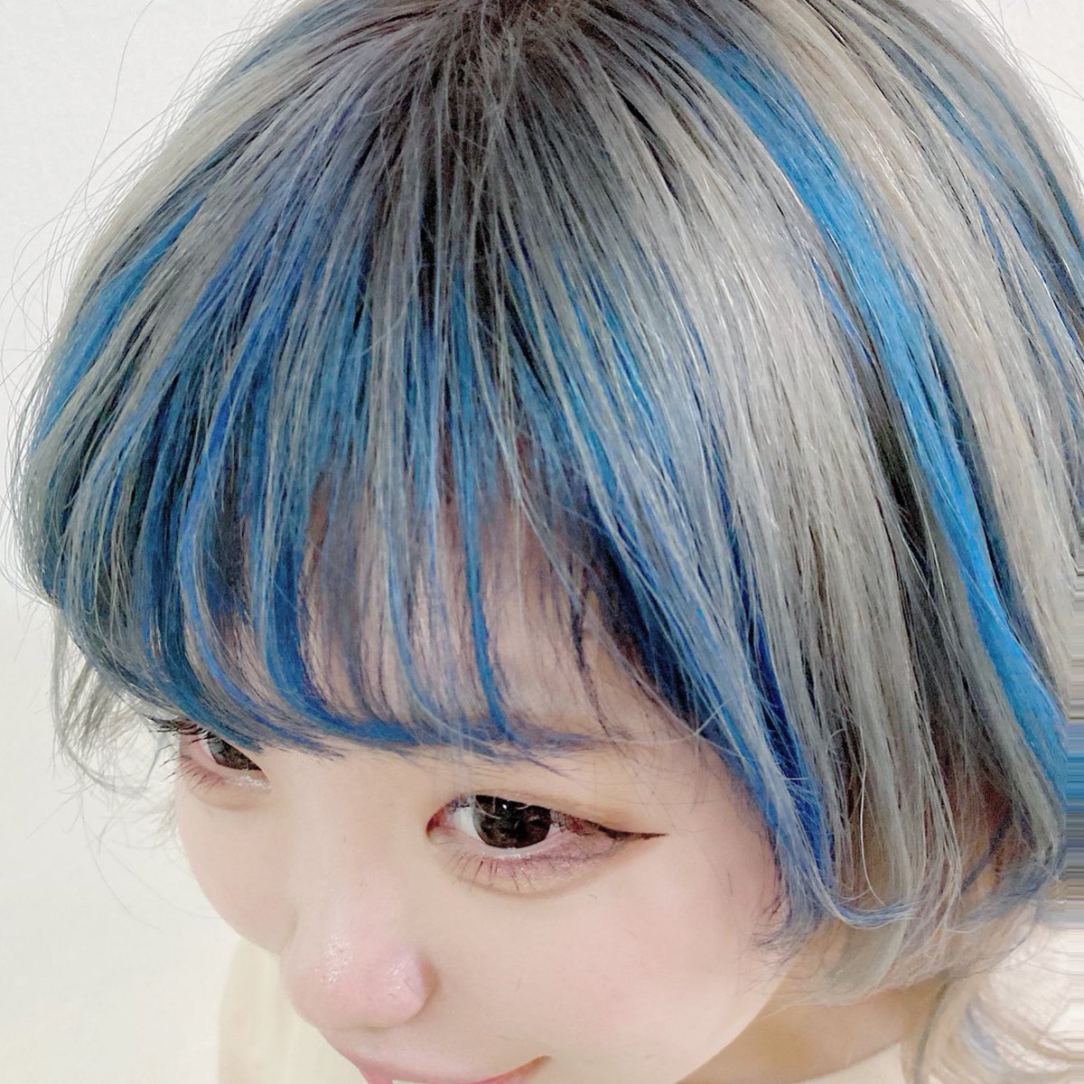 川畑晋也 原宿 美容師 ハイトーンヘアー Auf Twitter ホワイトベージュxハイライトスカイブルーカラー ブリーチ後に全体ホワイトベージュでハイライトと前髪インナーにスカイブルー 場所は原宿竹下通り ご予約はdmまたはリプ ラインにて承ります Line Shinya5 川畑晋也 原宿 美容師 ハイトーンヘアー Auf Twitter ホワイトベージュxハイライトスカイブルーカラー ブリーチ後に全体ホワイトベージュでハイライトと前髪インナーにスカイブルー 場所は原宿竹下通り ご予約はdmまたはリプ ラインにて承ります Line Shinya5