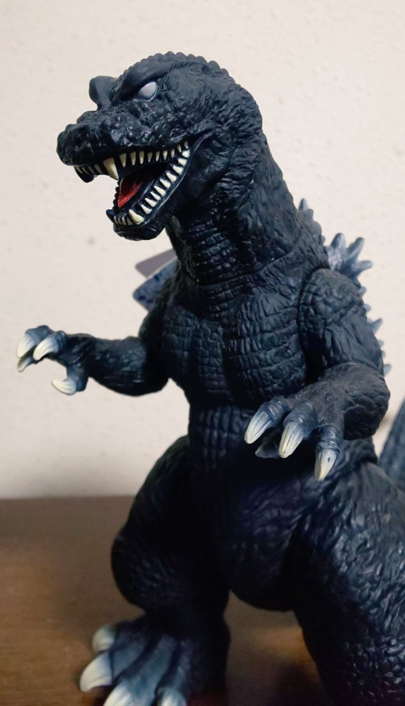 特撮の棚 على تويتر あなたのソフビ紹介 ムービーモンスターシリーズ ゴジラ02 ゴジラ モスラ キングギドラ 大怪獣総攻撃 登場 通称gmkゴジラ 白目で見るからに凶暴そうな顔つきが特徴にも関わらずハム太郎と同時上映された伝説のゴジラです 紹介ソフビ28体目