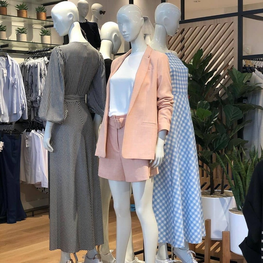 @emmawillisofficial has launched a new collection with @nextofficial featuring core Autumn staples. Lots of options to update your wardrobe with her vintage postal palette and 70s inspired feel. #emmawilliscollection #fashion #trends #wardrobeupdate #sty… instagr.am/p/CERU-2Tppjg/