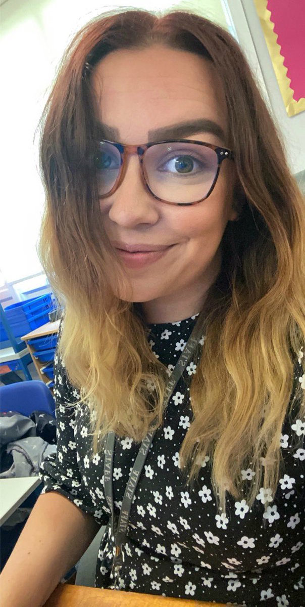 MissSDoherty's tweet photo. It is officially one year since I stopped filtering/editing pictures of myself! 💪🏼 

It sounds ridiculous but I had such an unhealthy relationship with selfies.

Below is an old super filtered photo, the first filter-free photo I took and a couple more recent ones :) https://t.co/PKxaF5WITZ
