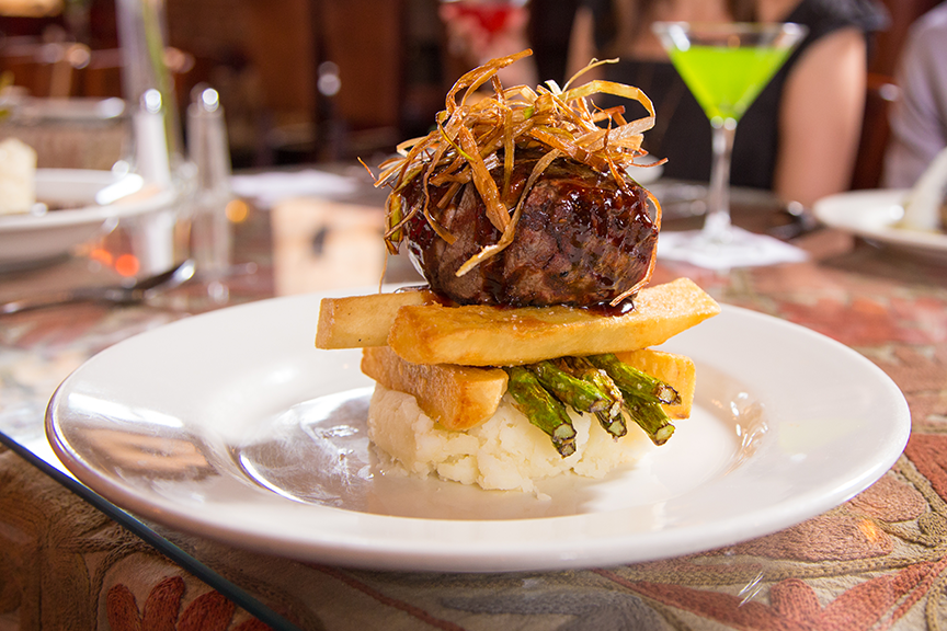 Take a break from the kitchen and enjoy Providence Restaurant weeks! With signature cocktails, family-sized entrees and specialty products, you'll find delicious dining made easy. Stay Local. Eat Well.

Learn more: ow.ly/bFL550B57kO via <a href="/ProvidenceRI/">GoProvidence</a>