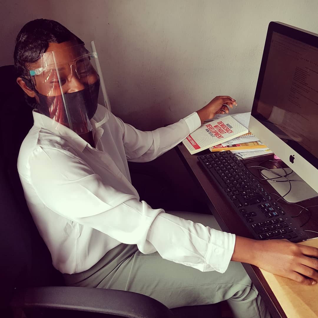 AlimeMedia's tweet photo. Executing like we never stopped💪💪👩💻👩💻 Stella came with her A-game today.
How's your Monday going?
(Peep our latest publication on her desk)🙈
#humansofAML #MondayMotivation #mo #mondaythoughts #workmode #AML@10 #execution #work #publishers #book https://t.co/eMnbqCmsZH