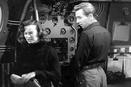26. COHETE K-1 (1950)Con Destino a la Luna iba a inaugurar el género y se anunció a bombo y platillo... lo que permitió que Robert L. Lippert les robase el título por un par de meses con un exploitation de serie B rodado rapidito, muy entretenido y sin pretensiones científicas.