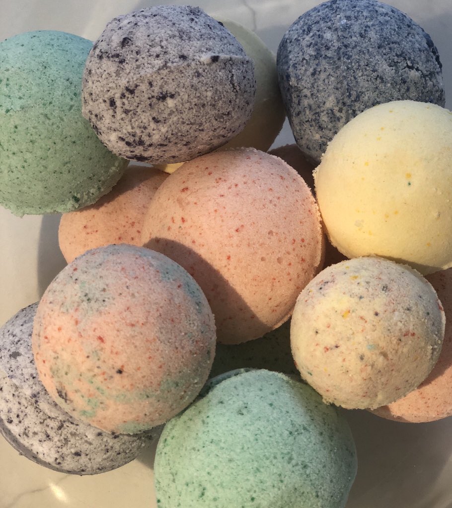 BATH BOMBS 🛀 🧼 Made with all natural ingredients, essential oils & Epsom salts!! #bathbombs #bathbomb #bathbombaddict #bathbombsfordays #bathbomblover #essentialoils #naturalbeauty #naturalskincare #naturalskin #epsomsaltbath #epsomsalt #epsom #epsomsalts #soremusclerelief