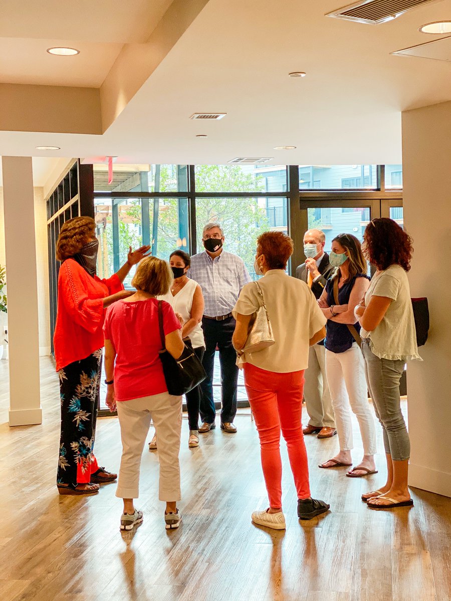 2000PennAve's tweet photo. A successful Broker's Open House!
Hosted with FranksWine, Lanterna Wines, and Santa Fe Mexican Grill. https://t.co/feAnakngjP