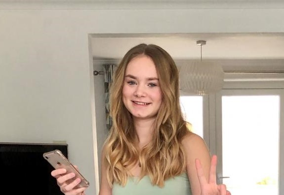 dailyecho's tweet photo. Tributes to Emily Lewis killed in boat crash on Southampton Water https://t.co/ujim5oGSzU https://t.co/dFrPli7CKU