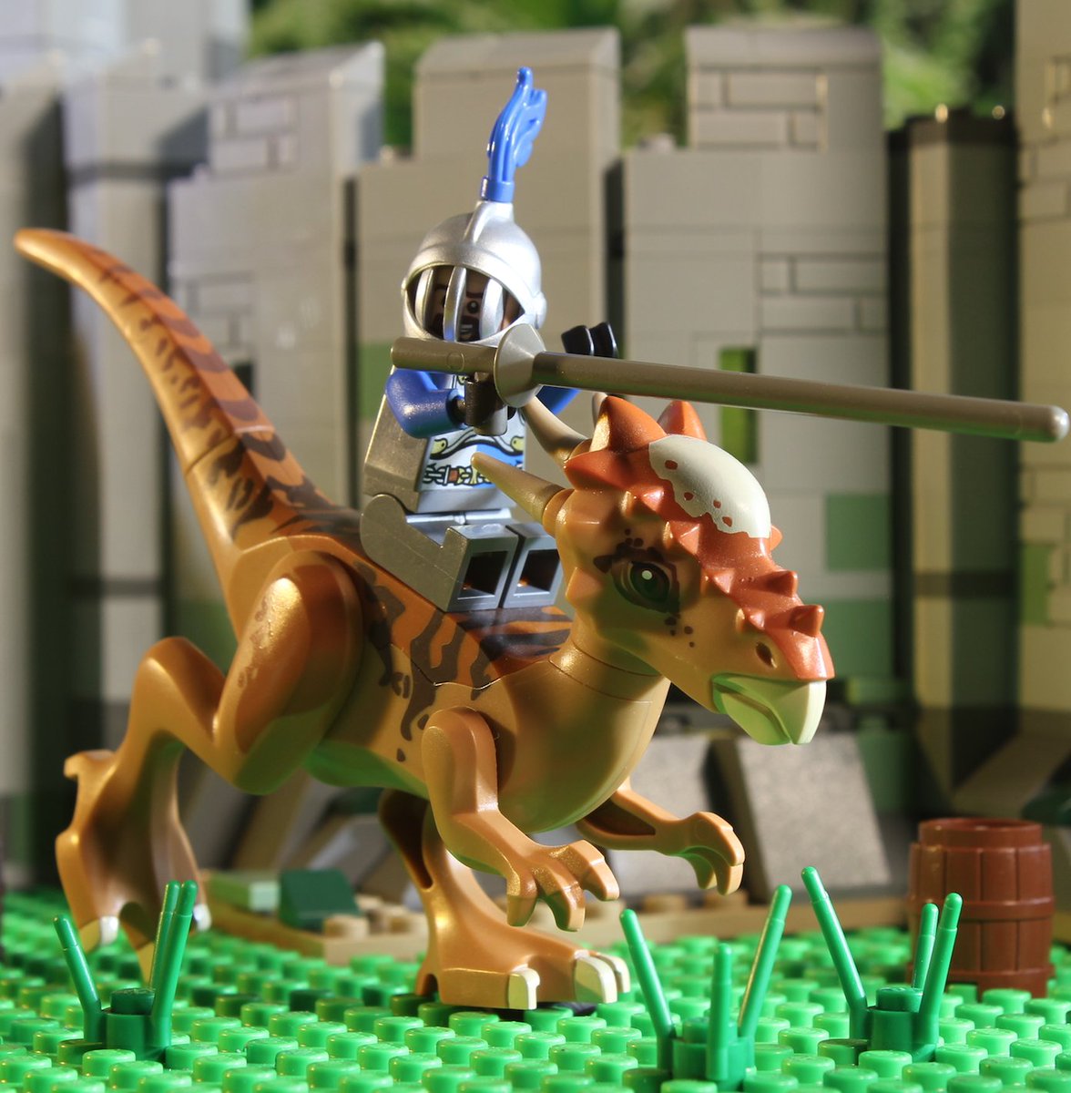 Want to see an official LEGO theme featuring Medieval Knights riding Dinosaurs? Support my concept on the brand new "LEGO World Builder" website! worldbuilder.tongal.com/world/97b10e40…