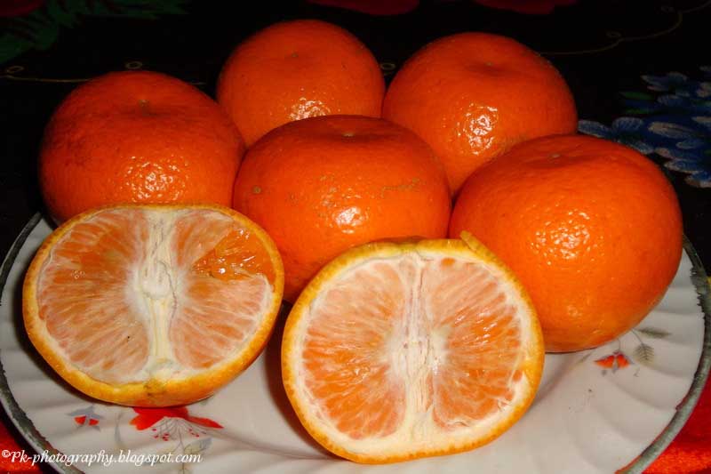 Mandarina kinnowEs una mandarina del tipo híbrido.Tiene una cáscara bastante fina que se separa fácilmente de los gajos.la fruta es un tanto ligera.Más dulce que la mandarina promedio.