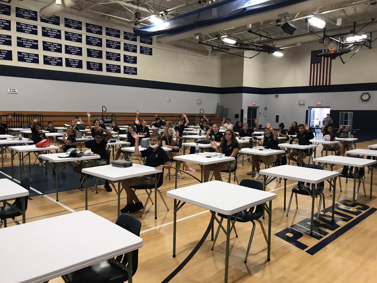 8th grade lunch <a href="/StEdsVero/">Saint Edward's School</a>. We love the new tables! #worktogether2btogether