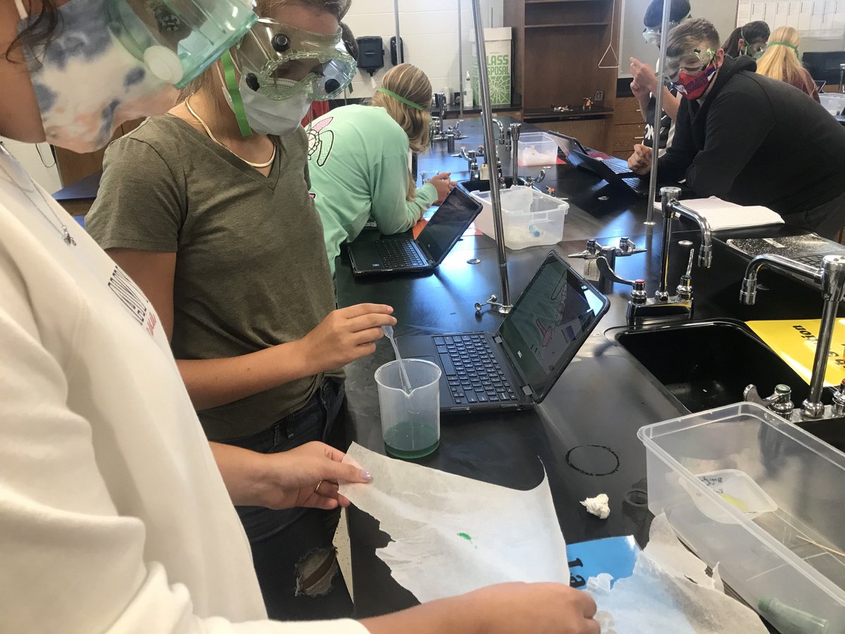 #1DCCS #BIOLOGY Biology I students exploring the chemical properties of water in today’s lab.