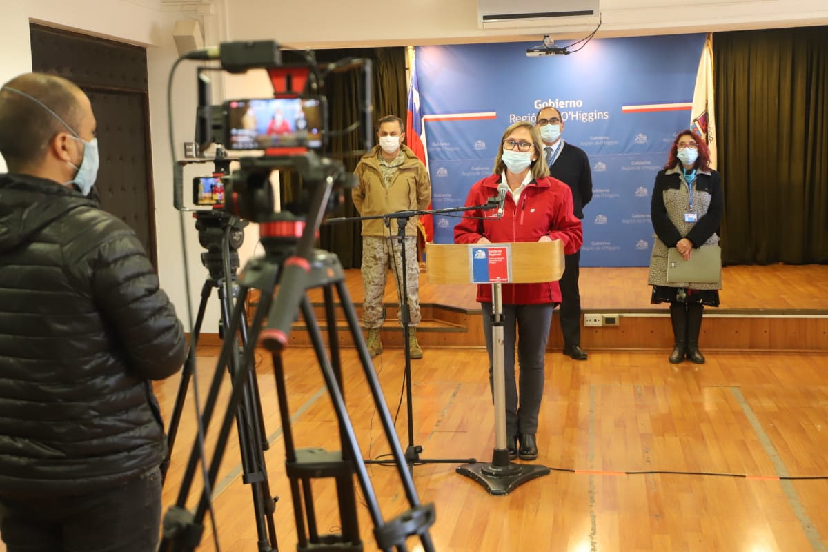 En la vocería de hoy informamos que #OHiggins registra 125 casos nuevos y lamentablemente 3 fallecidos por #Coronavirus. Con esto, nuestra región alcanza 12.805 contagios y 323 personas fallecidas desde el inicio de la pandemia. Recuerda: #NoBajesLaGuardia y #CuidemonosEntreTodos