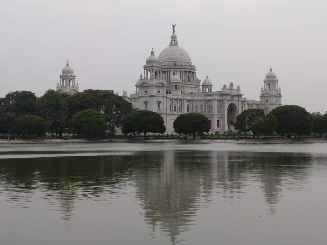 nirupamakotru's tweet photo. Empires rise from the sun,extend,decay,Slow in their growth,oft rapid in their fall,
Babylon,Carthage,Rome,these had their day..But here we behold,
The prodigy of power,transcending all..An Empire of the Sun,a gorgeous realm of gold(The City of Palaces, #JamesAtkinson )#Calcutta https://t.co/SdJER8V5LZ