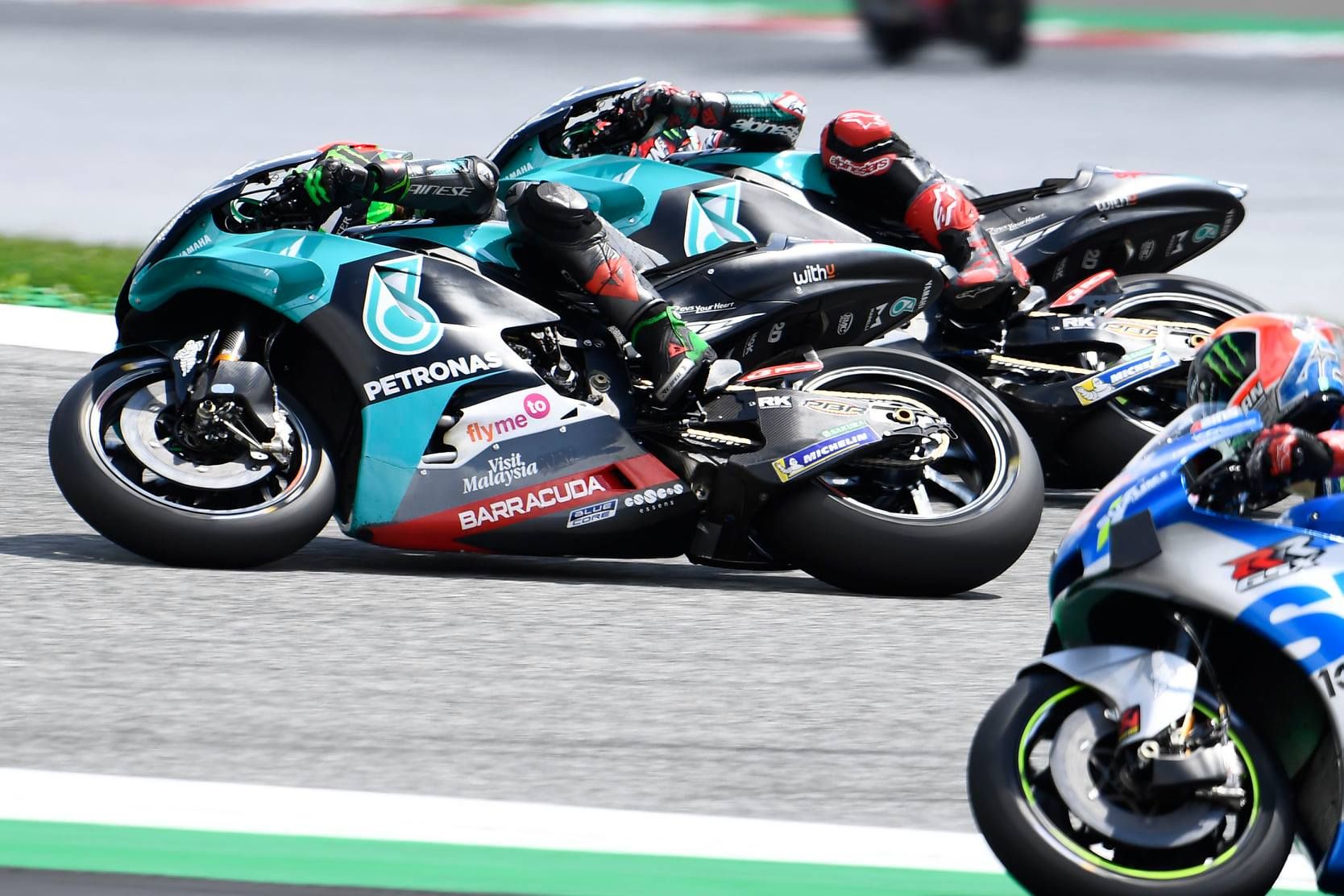 Gp Spectator 最新のレギュレーションによると現在の Motogpのフロントブレーキは ディスクが3ｍｍと340ｍｍの2種類 それぞれ 標準と高密度の合計4種類のディスクが選択できる キャリパーは年モデルと19年モデルの標準と 堅牢タイプの3つ